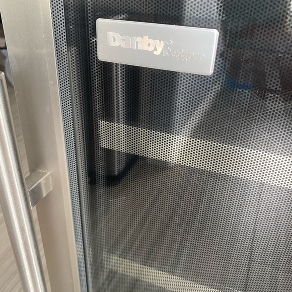 Danby Designer 38 Bottle Wine Fridge - Picture 3 of 9